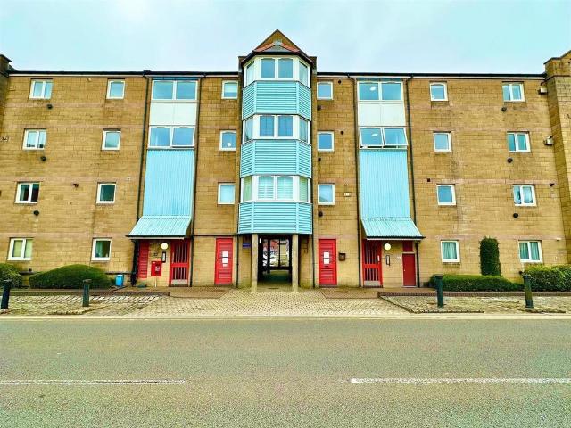 Flat for sale in Nangreaves, Wales