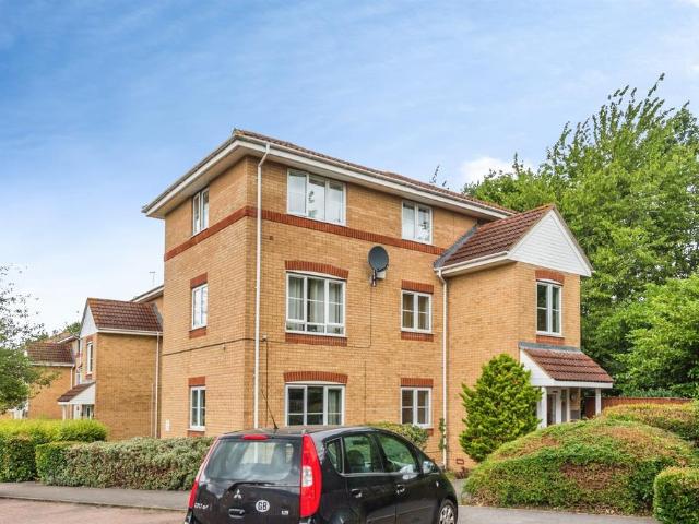 Flat for sale in Kingsdown, Swindon