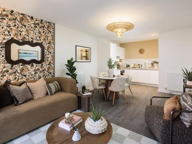 Flat for sale in Hayes, Greater London