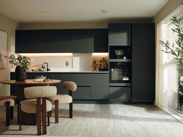 Flat for sale in London Borough of Hounslow, Strand
