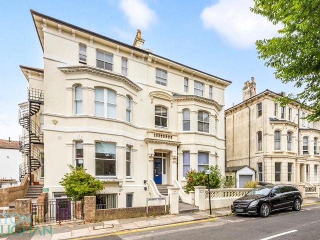 Flat for sale in Round Hill, Brighton & Hove