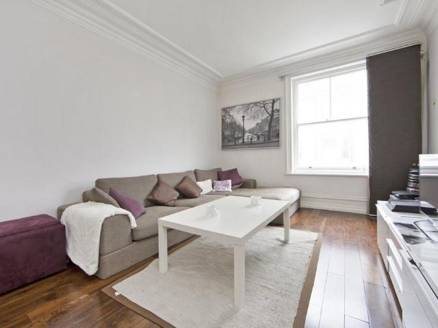 Flat for sale in Knightsbridge, Greater London