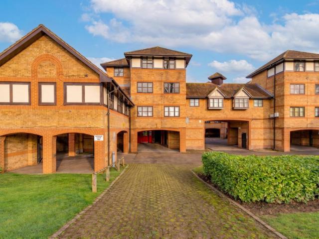 Flat for sale in Greater London