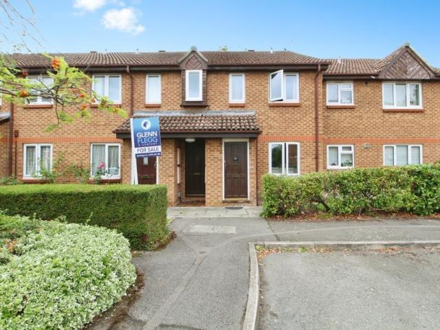 Flat for sale in Slough