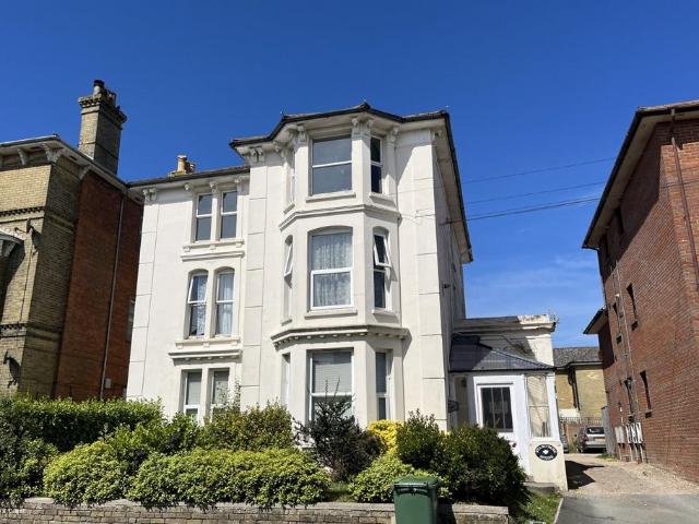 Flat for sale in Binstead, Ryde