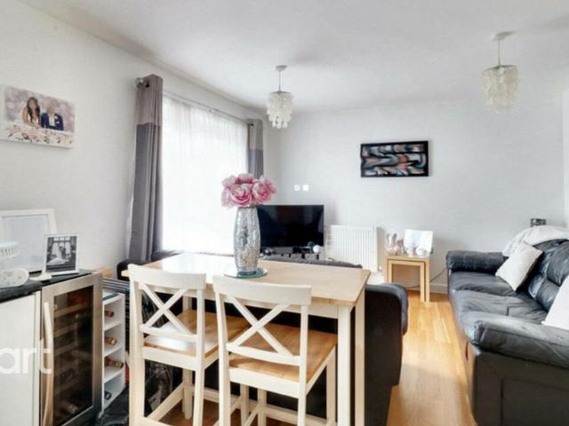 Flat for sale in London Borough of Hillingdon, Greater London