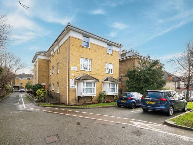 Flat for sale in London Borough of Lewisham, Lower Sydenham