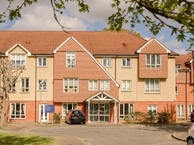 Flat for sale in London Borough of Merton, Merton Park