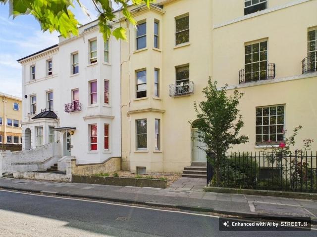 Flat for sale in Kings Barton, Gloucester
