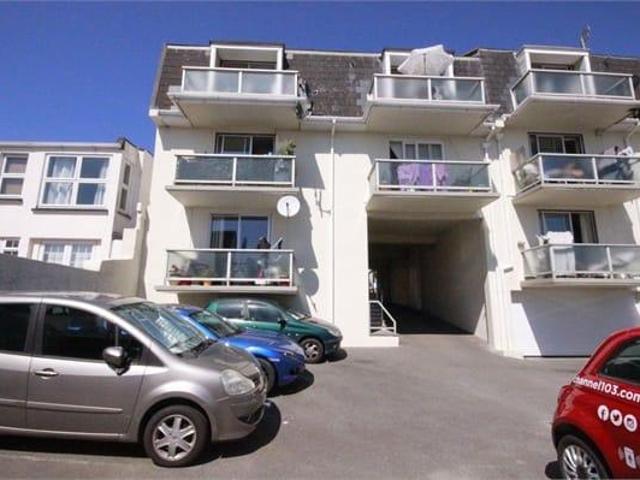 Flat for sale in St Helier, Greater London