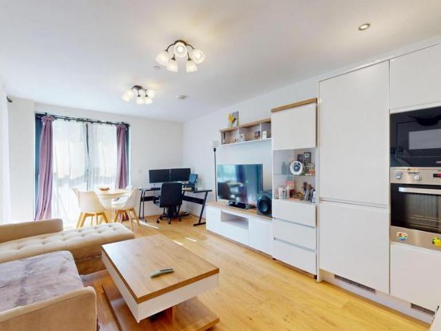 Flat for sale in Alperton, Greater London