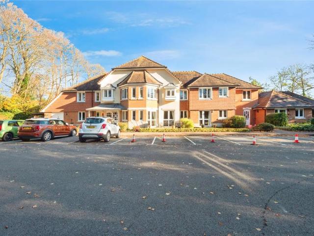 Flat for sale in Fordington