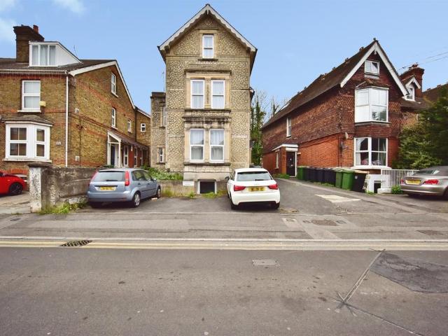 Flat for sale in Vinters Park, Midway