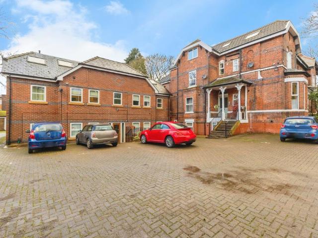 Flat for sale in Georgia, Greater Manchester
