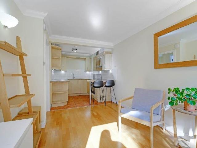 Flat for sale in Fitzrovia, Greater London