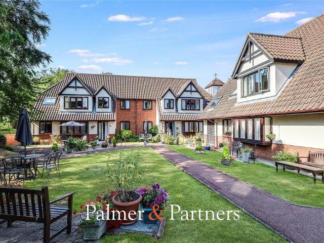 Flat for sale in Great Baddow, Chelmsford