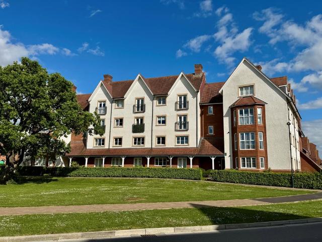 Flat for sale in Abbey Mead, Swindon