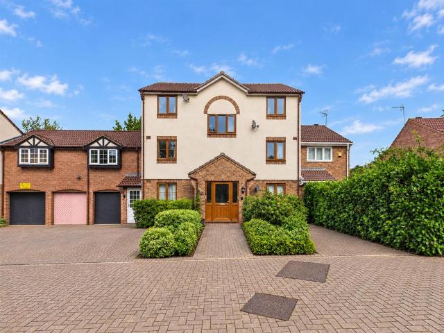 Flat for sale in Hucclecote Green, Gloucester