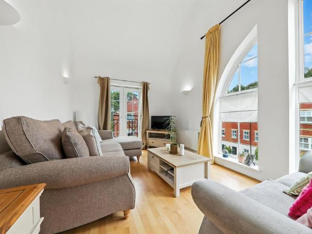 Flat for sale in Chapeltown, West Yorkshire