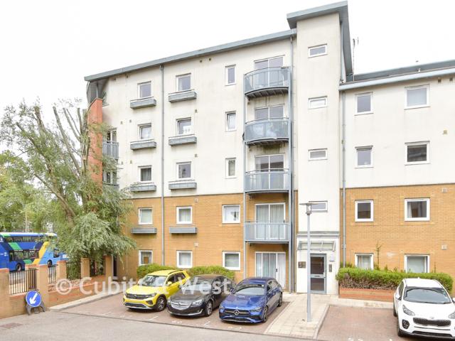 Flat for sale in Three Bridges, Glynde