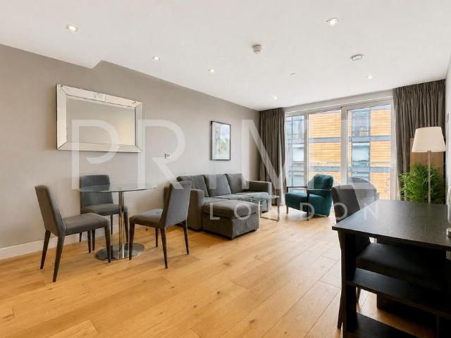 Flat for sale in South Lambeth, Greater London