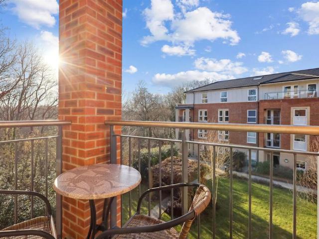 Flat for sale in Row Town, Surrey
