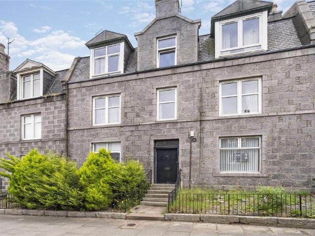 Flat for sale in Ballindoch, Scotland