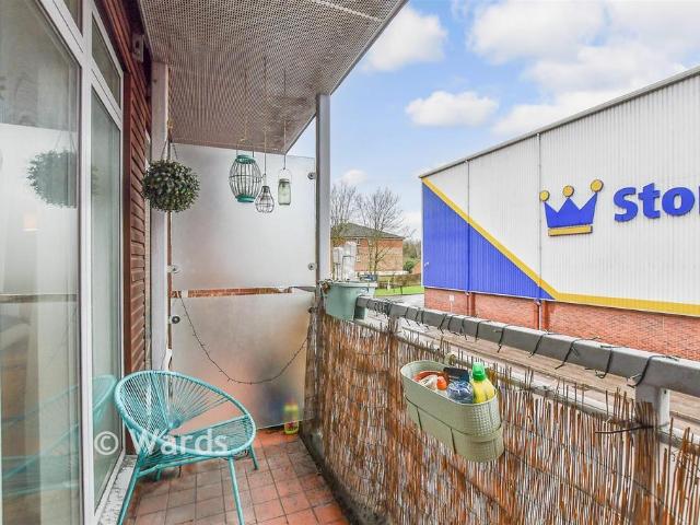 Flat for sale in Midway, Kent
