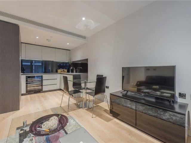 Flat for sale in Nine Elms, Greater London