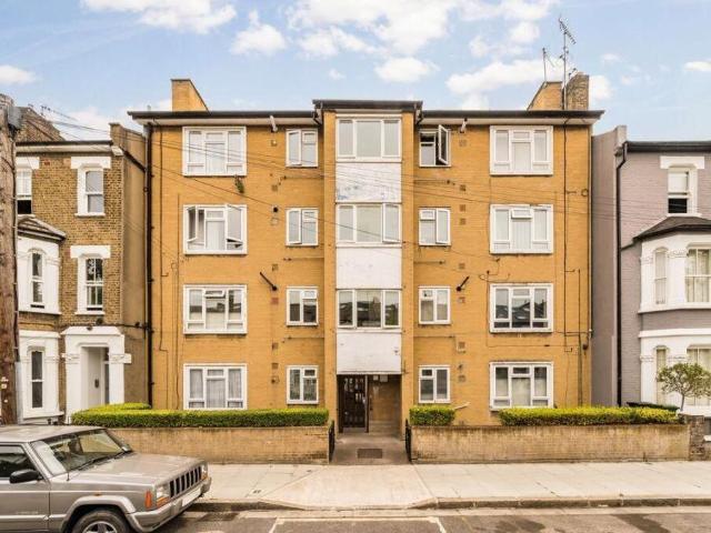Flat for sale in London Borough of Hammersmith and Fulham, Greater London