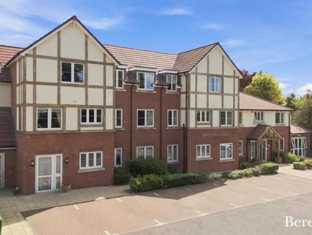 Flat for sale in Little Burstead, Billericay