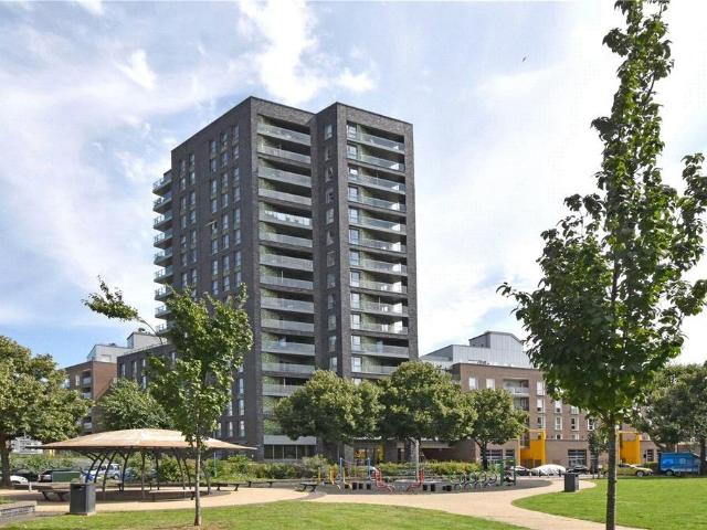 Flat for sale in London Borough of Lewisham, Deptford