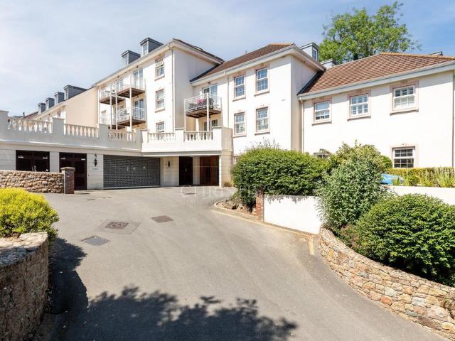 Flat for sale in St Helier, Greater London