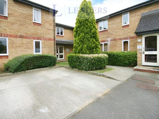 Flat for sale in Great Wymondley, King's Walden