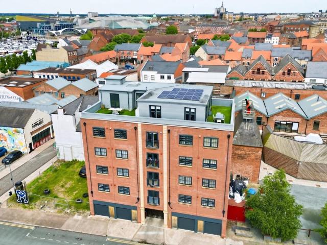 Flat for sale in Garrison Side, Hull
