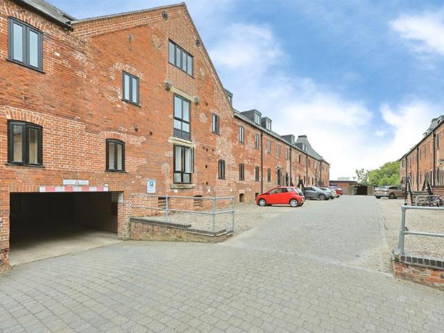 Flat for sale in East Tuddenham, Norfolk