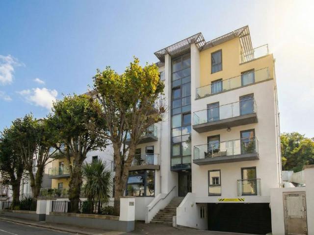 Flat for sale in Hornsey, Greater London
