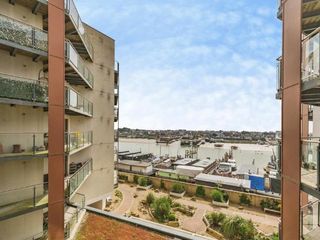 Flat for sale in Fishersgate, West Sussex