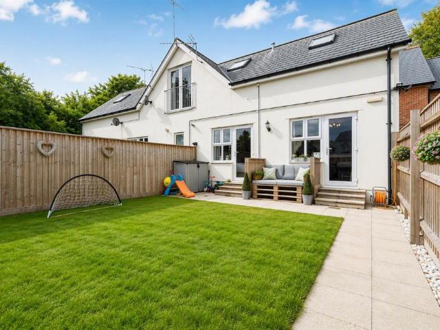 Flat for sale in Tricketts Cross, Ferndown