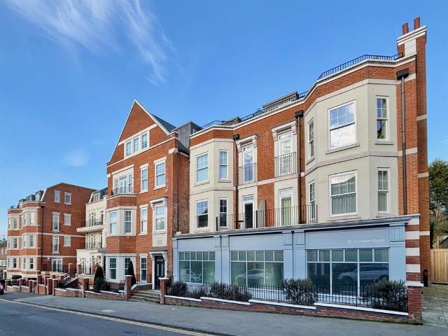 Flat for sale in Sevenoaks, The Butts