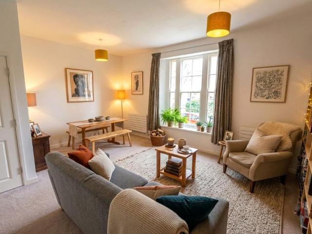 Flat for sale in Clifton, Bristol