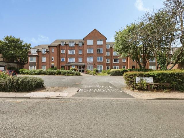 Flat for sale in Gosforth, Tyne And Wear