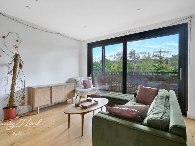 Flat for sale in Lock No19, Cat Hill