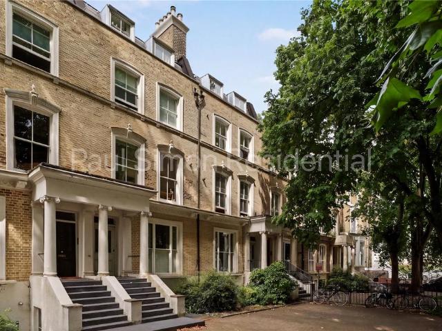Flat for sale in West Hackney, Greater London