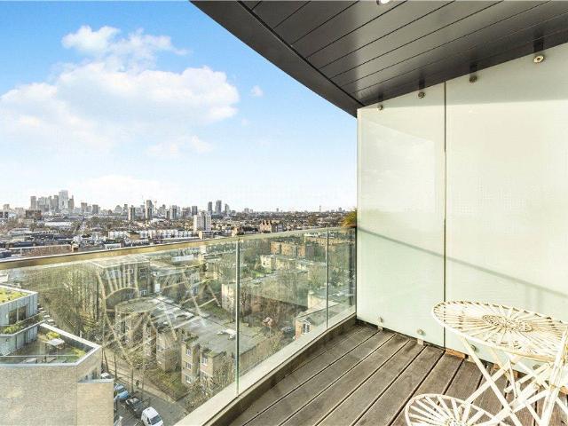 Flat for sale in London Borough of Hackney, Greater London