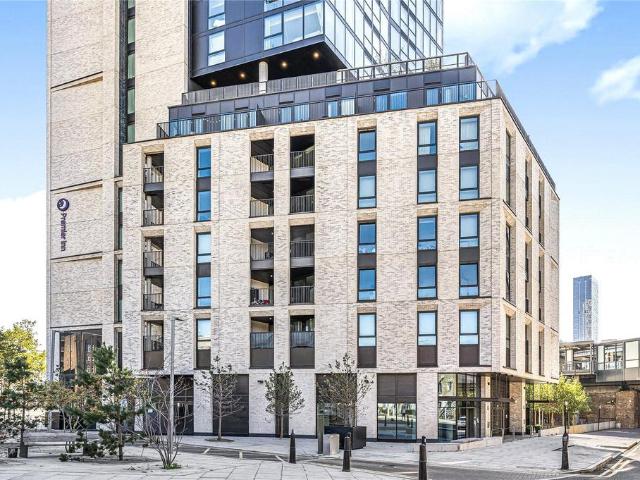 Flat for sale in Limehouse, Greater London