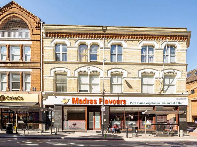 Flat for sale in Reading