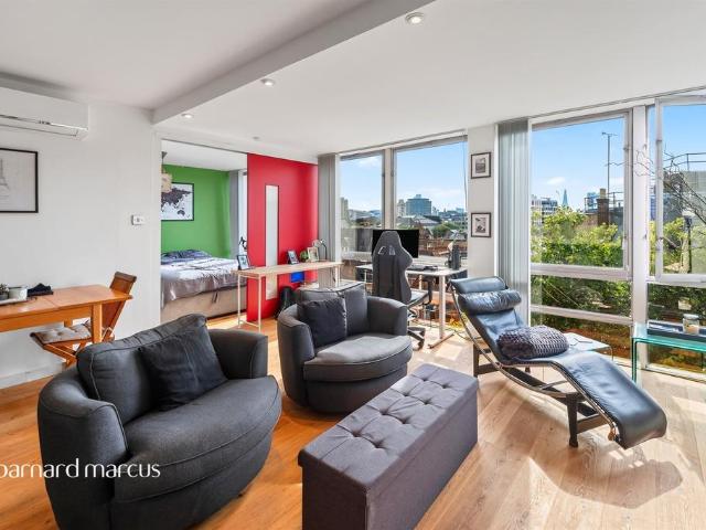 Flat for sale in Saint Giles, Bloomsbury