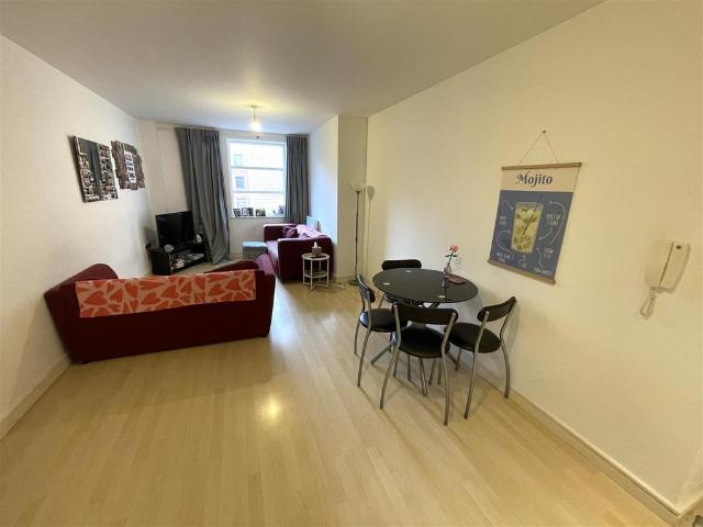 Flat for sale in City Centre, Georgia