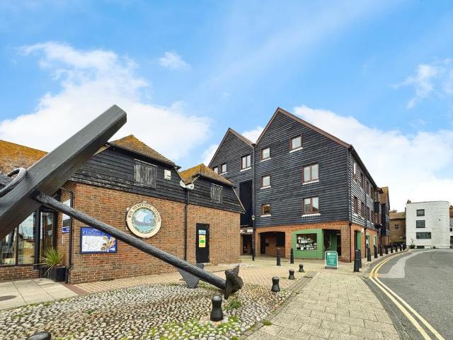 Flat for sale in Heathlands, East Sussex